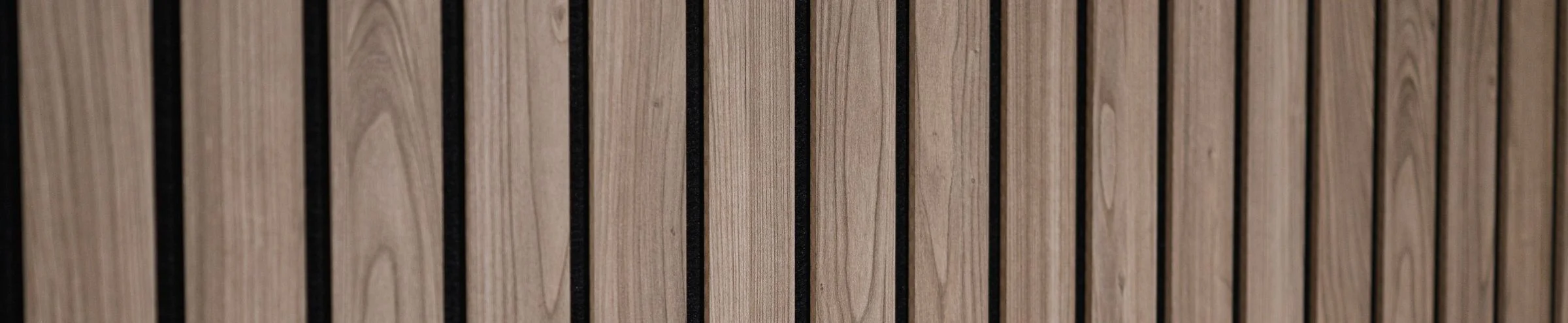 Medium wood planks